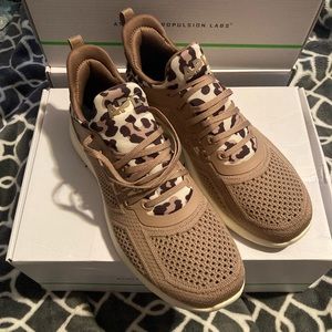 APL Women's TechLoom Tracer